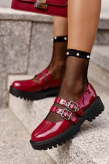 Chaussures rouges en cuir verni à brides pour femme