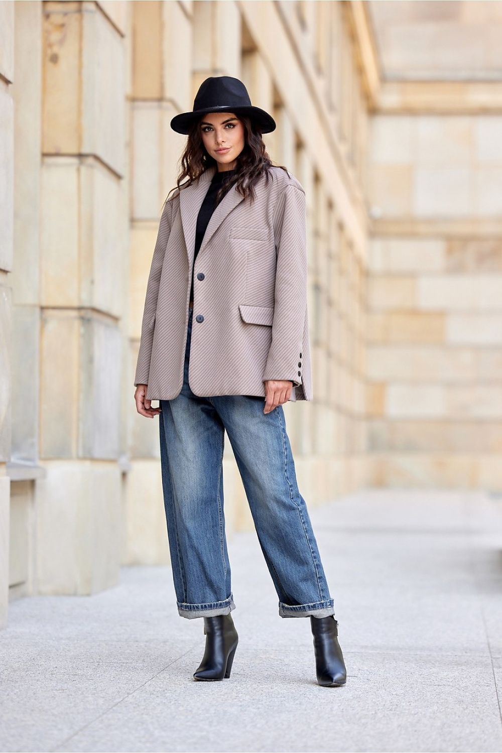 Nadine - Oversize Herringbone Blazer In Beige