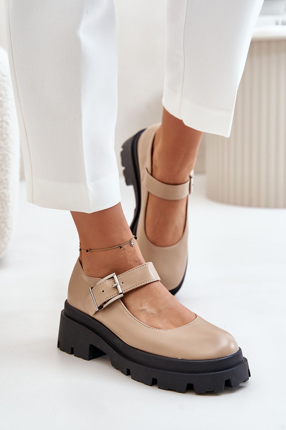 Women's Shoes With Adjustable Buckle Made Of Eco Leather - Sand