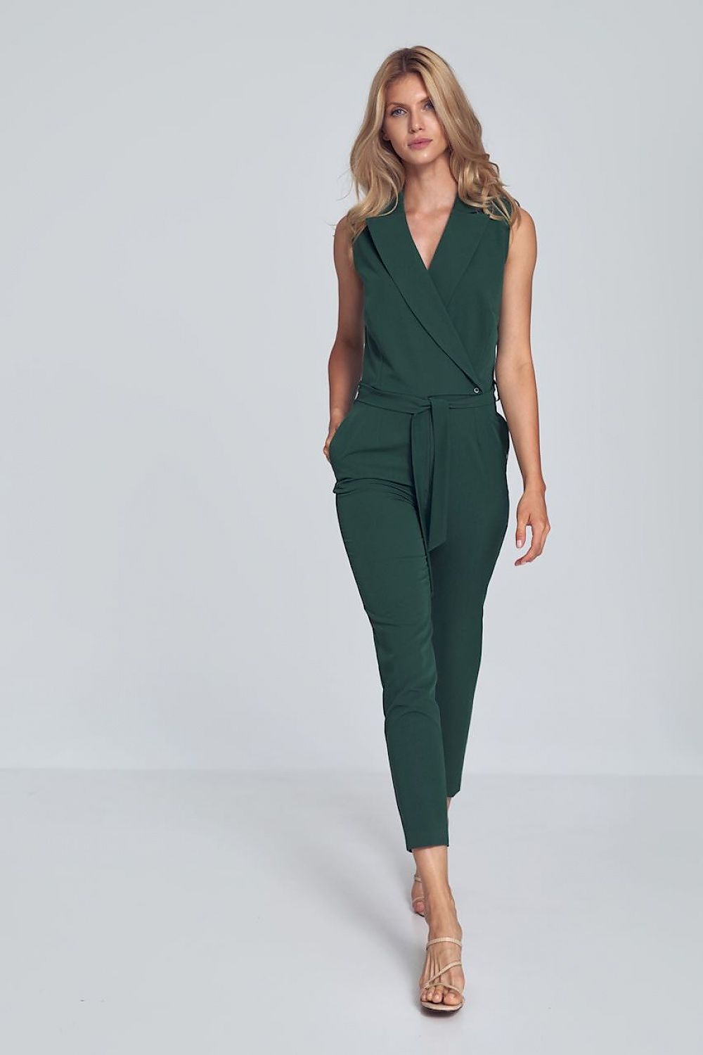 Green Sleeveless Heart Shaped Jumpsuit With Belt